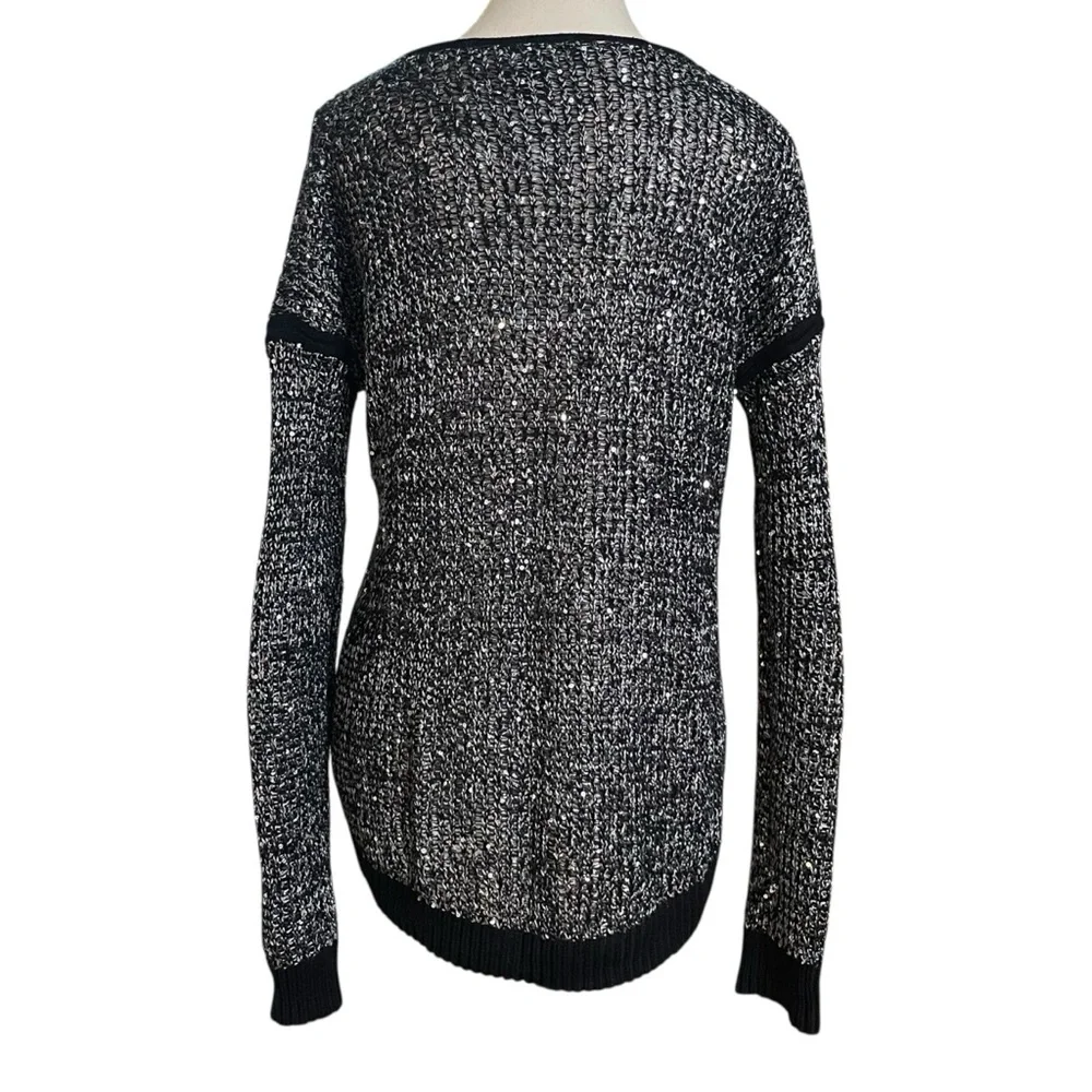 DKNY Jeans Black Grey Sequin Knit Sweater V-Neck Loose Metallic Sparkle Top M - Picture 4 of 9